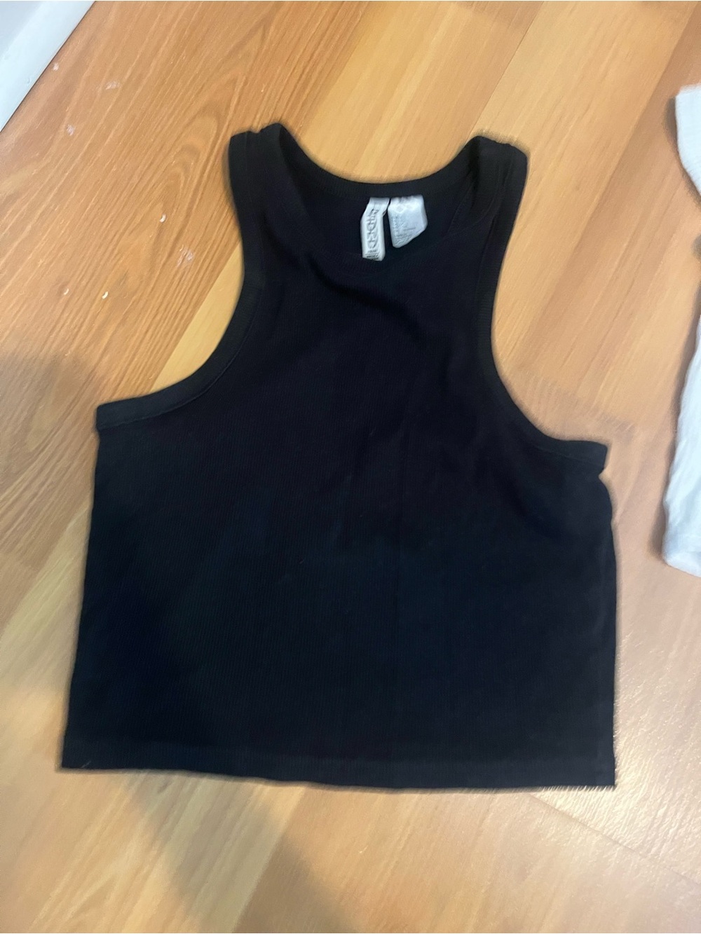 Cropped Summer Basic Tops Bundle/Lot - Picture 2 of 9